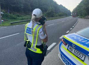 Read more about the article Acțiuni cu efective mărite ale polițiștilor pe șoselele din județ: doi șoferi cercetați penal la Geoagiu
