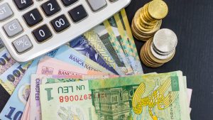 Read more about the article Guvernul aprobă rectificarea bugetară: Deficit de 8,4% și alocări suplimentare pentru ministere