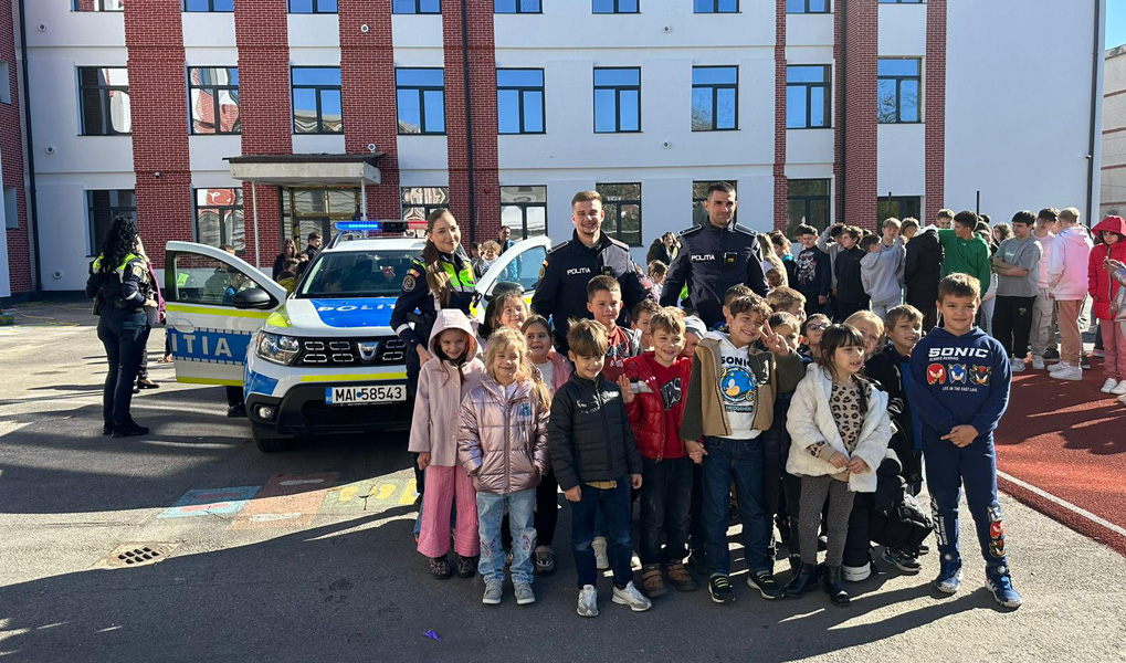 Read more about the article Activități de educație rutieră și prevenire la Hațeg, în cadrul programului „Școala Altfel”