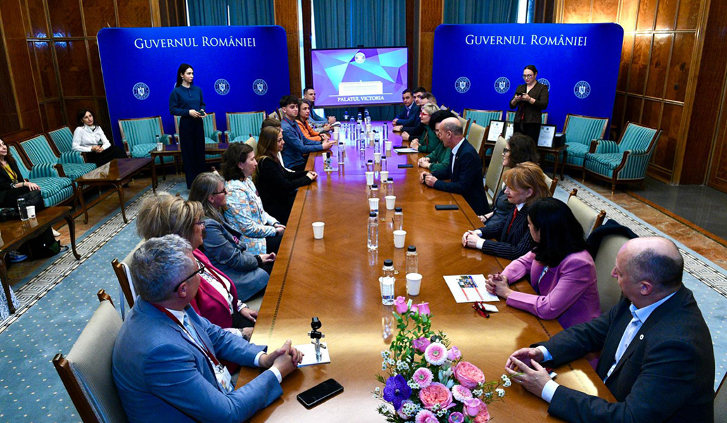 Read more about the article De la Gala la Guvern: Câștigătorii premiilor învățământului dual, primiți la Palatul Victoria