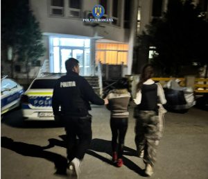 Read more about the article Hunedoara: O femeie de 36 de ani, reținută de polițiști după ce ar fi tâlhărit un vârstnic de 89 de ani