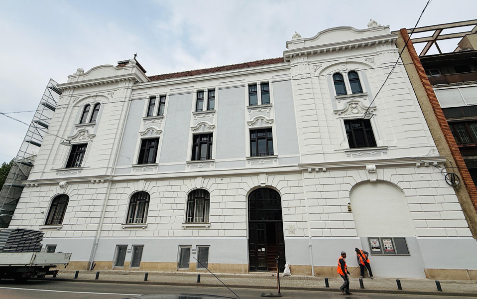 Read more about the article Sergiu Bîlcea, vicepreședinte al CJ Arad: „Modernizarea Bibliotecii, aproape de final”