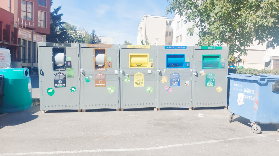 Read more about the article Au început lucrările de instalare a insulelor ecologice în municipiul Deva – Acestea nu sunt încă funcționale!