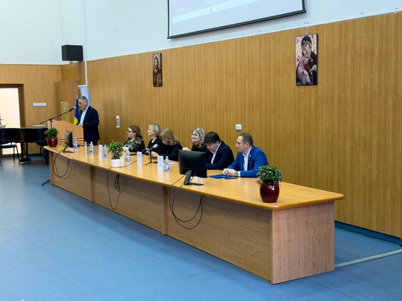 Read more about the article Deva găzduieşte Cercul pedagogic interjudeţean al profesorilor logopezi: Inovaţie şi tehnologie în terapia logopedică