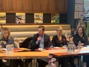 Read more about the article Deva: Parteneriat pentru viitor – HoReCa şi administraţia publică locală la aceeaşi masă