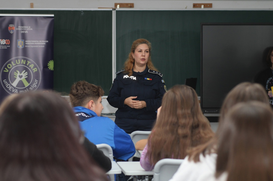 Read more about the article Acţiune de promovare a voluntariatului pentru prevenirea bullying-ului în şcoli
