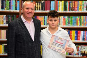 Read more about the article Premiul pentru excelenţă – Cel mai fidel cititor din comuna Cârjiţi