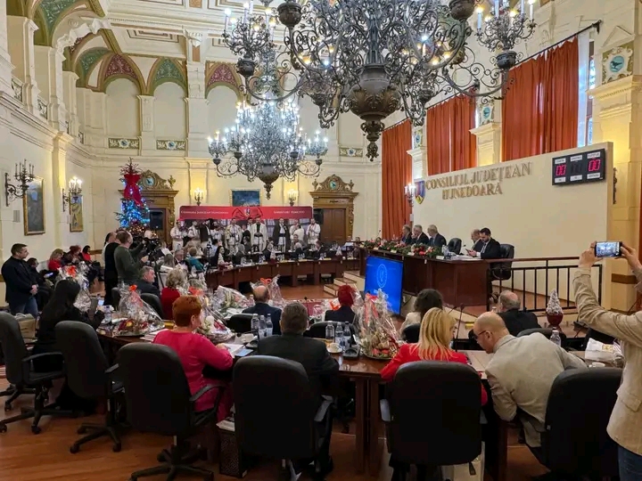 Read more about the article Microbuze școlare noi pentru șase comune din județul Hunedoara