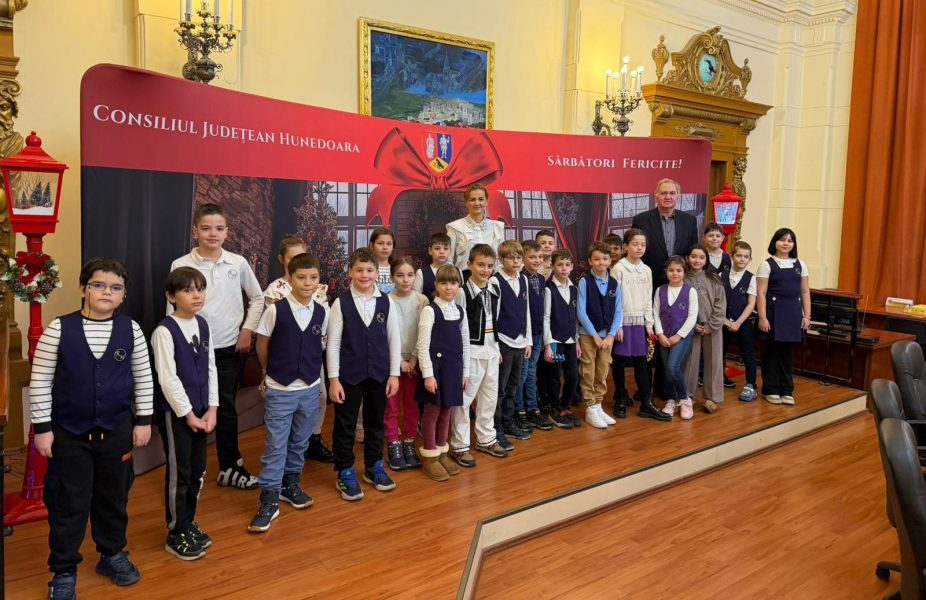 Read more about the article Primele colinde la Consiliul Județean Hunedoara!