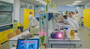 Read more about the article Chimia Verde, în sprijinul unei economii sustenabile