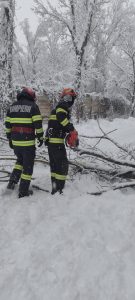 Read more about the article Intervenții ale pompierilor hunedoreni în urma Codului Portocaliu de vreme severă