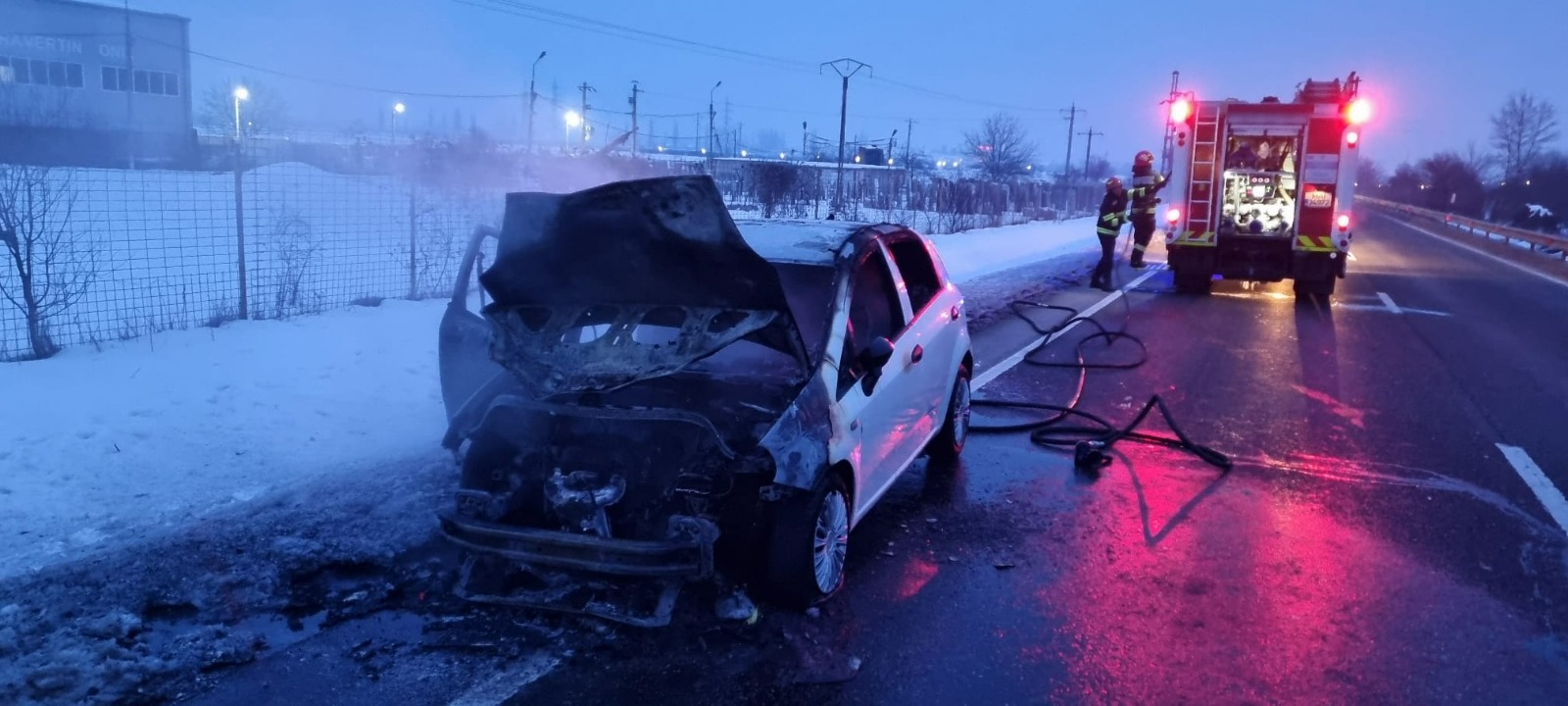 Read more about the article Incendiu la un autoturism pe DN 7, între Deva și Simeria