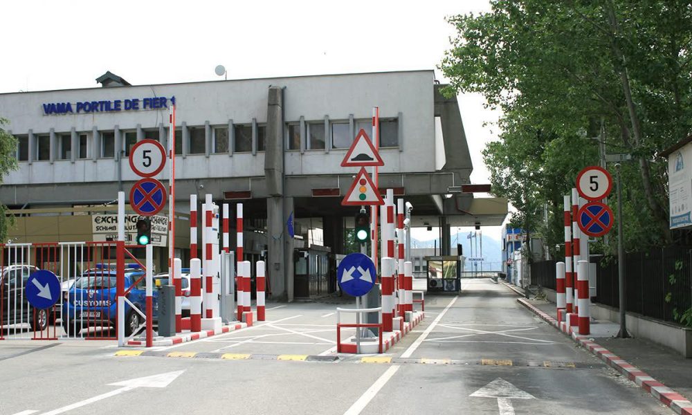 Read more about the article Tranzitul camioanelor de la frontiera cu Serbia, perturbat de proteste