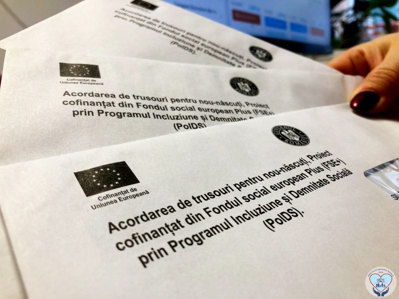 Read more about the article DAS Deva: A patra serie de mame defavorizate, din Deva, primesc cardurile de 2.000 de lei – pentru îngrijirea bebelușilor