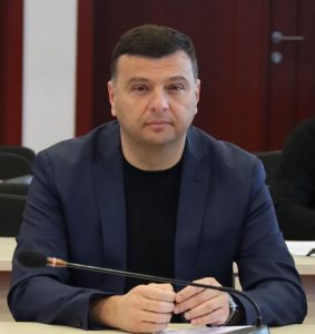 Read more about the article ARAD: Sergiu Bîlcea – „Anul acesta finalizăm drumurile din nordul județului”