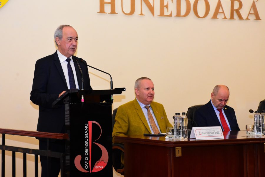 Read more about the article Invitați de seamă ai vieții academice și culturale din România, prezenţi la Deva