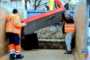 Read more about the article HUNEDOARA: Prima campanie de colectare gratuită a deşeurilor voluminoase din acest an!