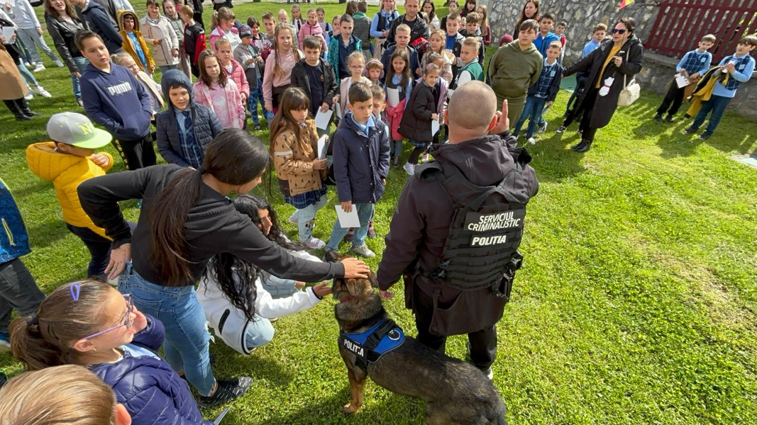 Read more about the article Activități preventive pentru siguranța elevilor, la Uricani