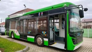 Read more about the article Autobuzele electrice au ajuns la Brad. Un pas important pentru transportul public local