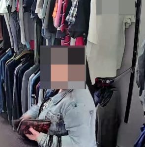 Read more about the article O deveancă a ajuns pe mâna poliţiei după ce a fost prinsă furând bunuri dintr-un magazin