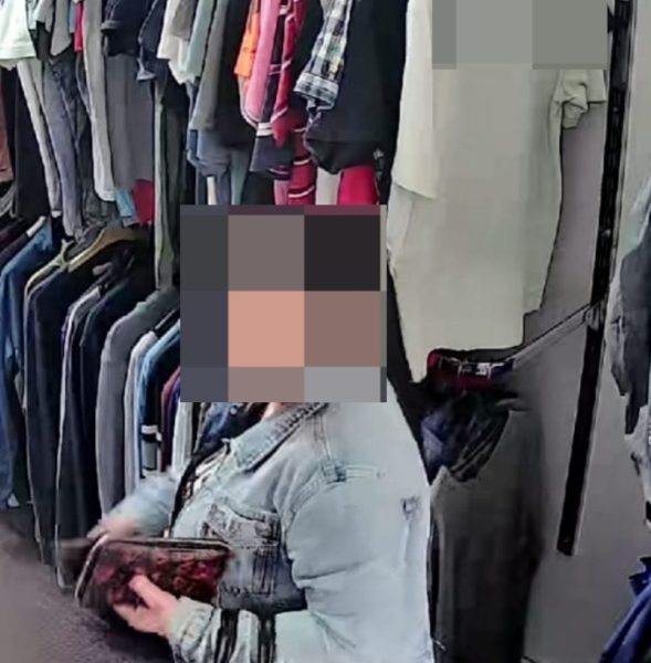 Read more about the article O deveancă a ajuns pe mâna poliţiei după ce a fost prinsă furând bunuri dintr-un magazin