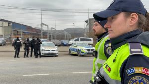 Read more about the article Bătaie între două eleve din Deva; au folosit spray lacrimogen