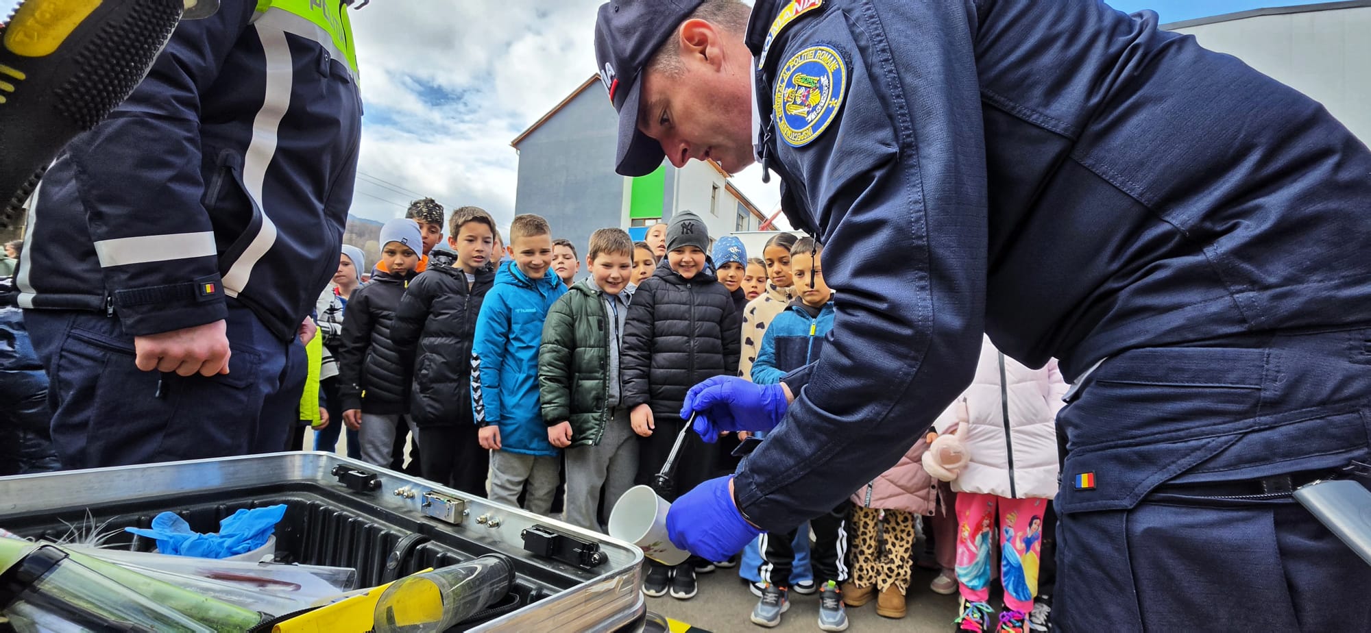 Read more about the article Caravana Poliției, M.A.I. aproape de tineri!