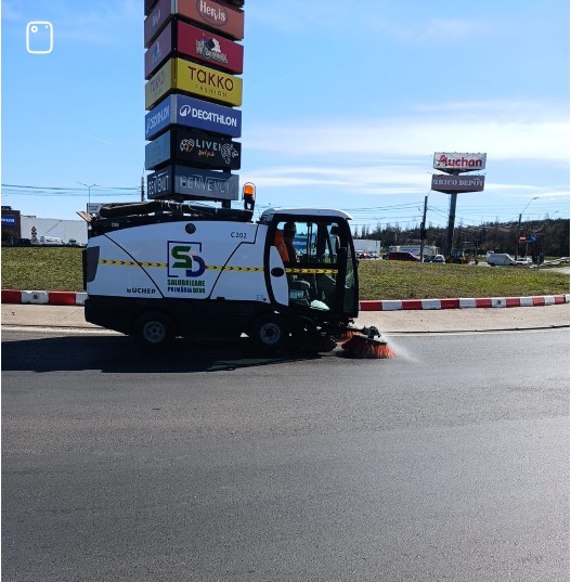 Read more about the article Acțiune de salubrizare pe Bulevardul Decebal – apel către cetățeni pentru sprijin în buna desfășurare a intervenției