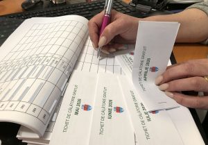 Read more about the article DAS Deva distribuie, de luni, tichetele de călătorie gratuite – destinate persoanelor cu dizabilități