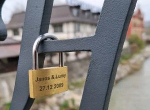 Read more about the article 𝐏𝐮𝐧𝐭𝐞𝐚 𝐩𝐢𝐞𝐭𝐨𝐧𝐚𝐥ă 𝐝𝐢𝐧 𝐂𝐞𝐧𝐭𝐫𝐮𝐥 𝐕𝐞𝐜𝐡𝐢 Hunedoara 𝐝𝐞𝐯𝐢𝐧𝐞 „𝐩𝐨𝐝𝐮𝐥 𝐢𝐧𝐝𝐫ăg𝐨𝐬𝐭𝐢ț𝐨𝐫”