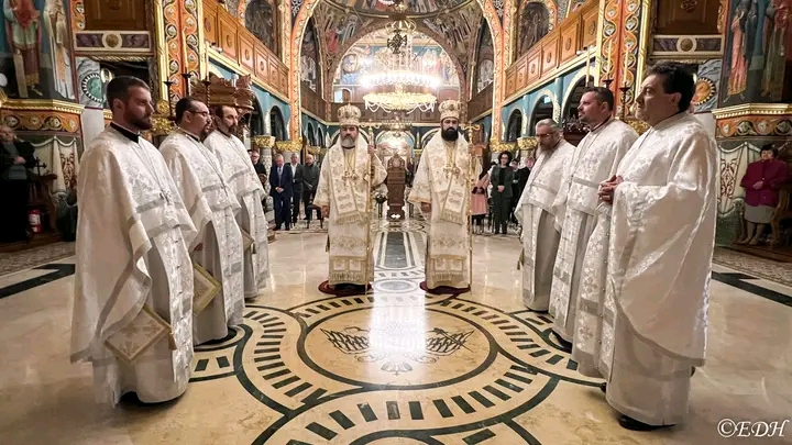 Read more about the article Dumnezeiasca Liturghie din a doua zi de Paști la Catedrala Episcopală din Deva