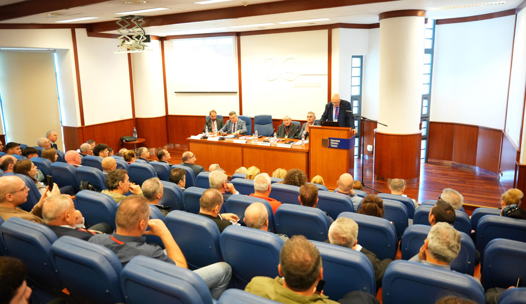 Read more about the article Dialog pentru viitor: inovație, colaborare și generații în formare, la conferința „Instalațiile pentru Construcții și Confortul Ambiental”