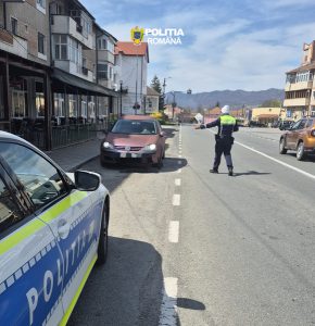 Read more about the article Sute de intervenţii ale poliţiştilor hunedoreni în minivacanţa de Paşte