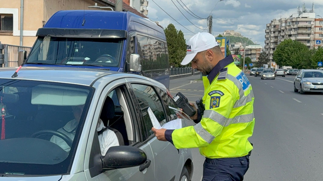 Read more about the article Măsuri de ordine și siguranță publică dispuse de polițiștii hunedoreni în minivacanța de 1 Mai