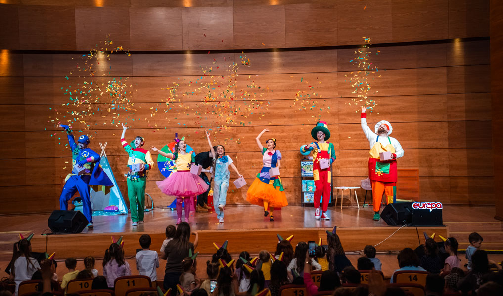 Read more about the article Gașca Zurli aduce în Deva spectacolul „Șeful Casei” – o experiență despre puterea exemplului în familie