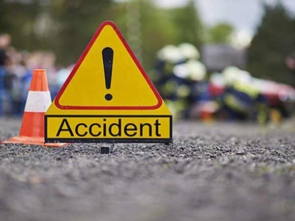 Read more about the article Accident cu trei motociclete la intrarea în Deva: Două persoane transportate la spital