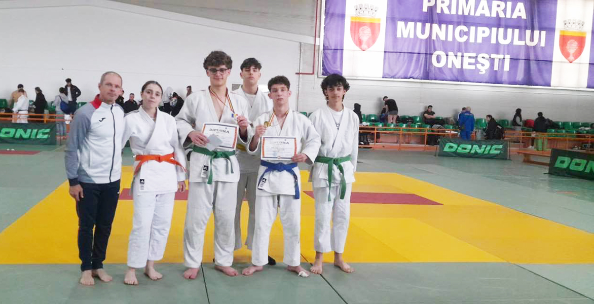 Read more about the article Judo: Medalii pentru LPS Cetate Deva la finala națională de judo U 18