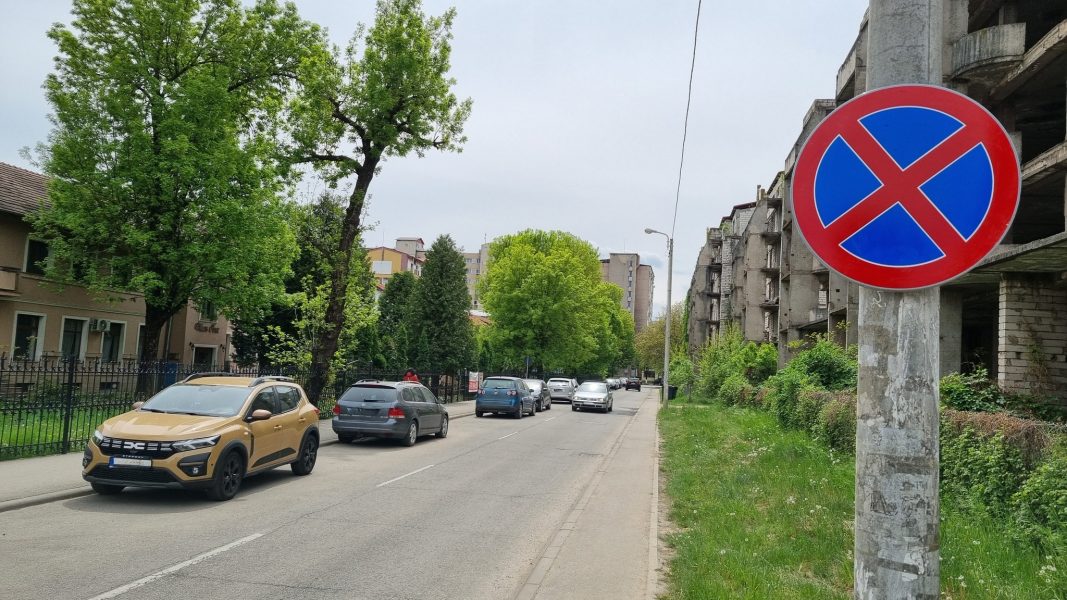 Read more about the article Staţionare interzisă pe un sens al străzii 1 Decembrie 1918 din HUNEDOARA. Oprire interzisă pe celălalt sens