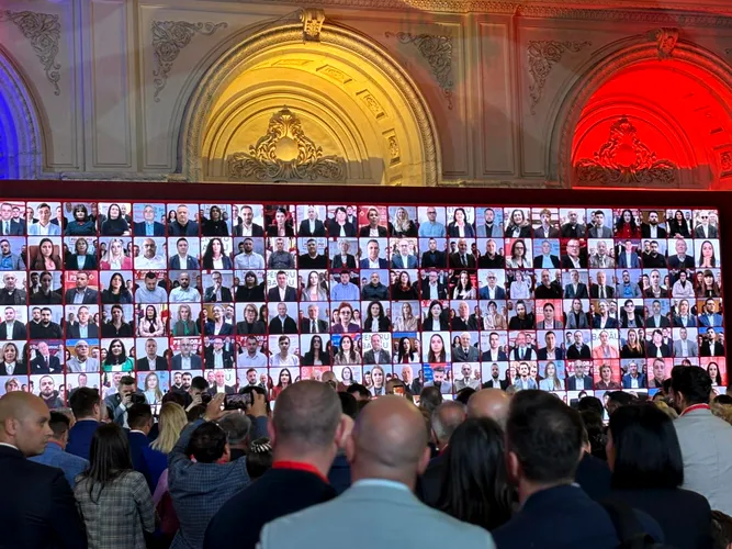 Read more about the article PSD rupe coaliția și aruncă Guvernul Bolojan în criză. România intră într-o perioadă de incertitudine majoră