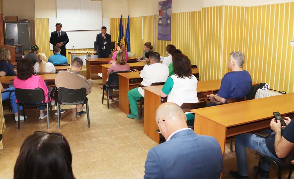 Read more about the article ARAD: Întâlnire cu medicii de la Municipal, pentru proiectele spitalului!