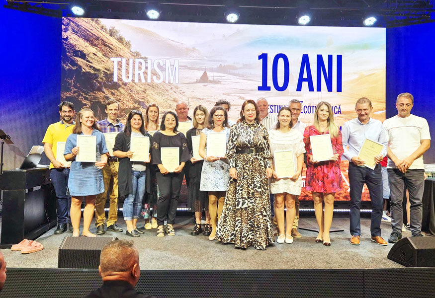 Read more about the article Gala Destinației Ecoturistice Țara Hațegului – 10 ani de dezvoltare durabilă și promovare turistică