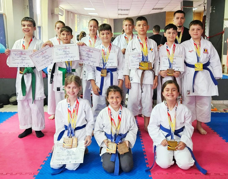 Read more about the article Karate: Municipiul Hunedoara, pe podium la Campionatele Europene
