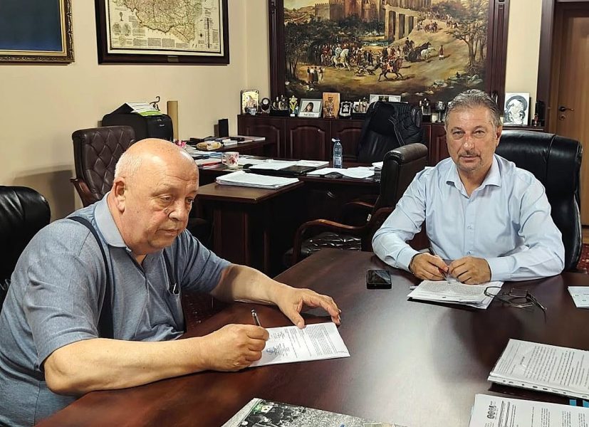 Read more about the article Contract de lucrări pentru viitorul parc fotovoltaic al municipiului Hunedoara
