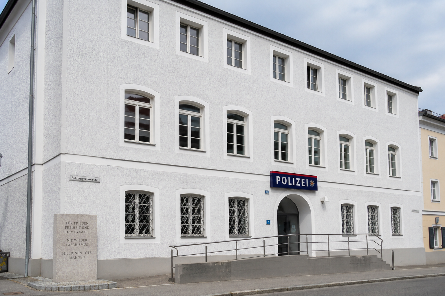 Read more about the article Casa în care s-a născut Adolf Hitler, transformată în secție de poliție după o investiție de 20 de milioane de euro