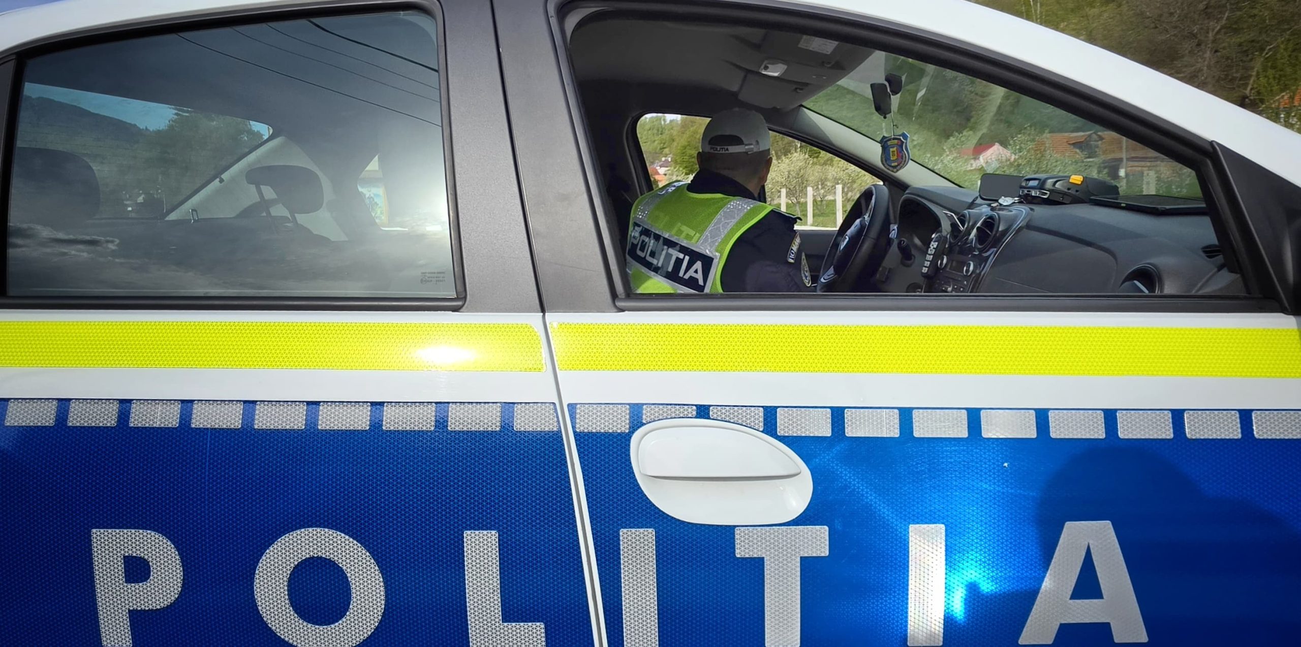 Read more about the article Bărbat reținut de polițiști după ce ar fi scos un cuțit într-un local din Uricani