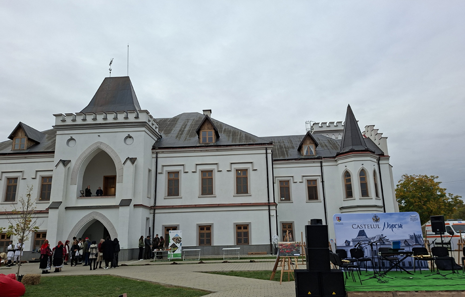 Read more about the article Castelul Nopcsa va fi închis pentru vizitare în data de 24 octombrie 2026