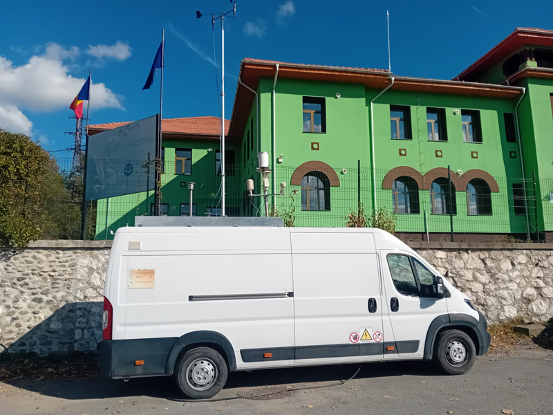 Read more about the article Campanie de monitorizare a calității aerului cu laboratorul mobil, la Petroşani
