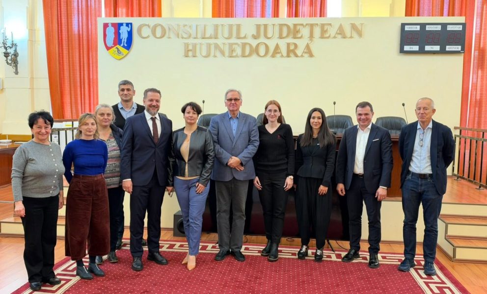 Read more about the article Un nou pas pentru dezvoltarea serviciilor de sănătate mintală dedicate copiilor și adolescenților: acord de parteneriat semnat la Deva!